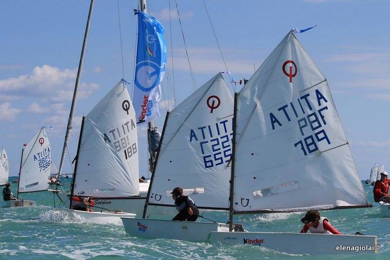 Trofeo Optimist Italia Kinder + Sport riparte il Circuito nazionale più giovane e colorato della vela italiana